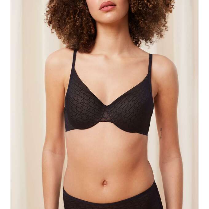 Triumph Signature Sheer WHP EX