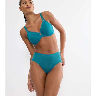 Triumph Signature Sheer Maxi EX