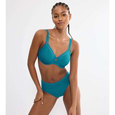 Triumph Signature Sheer W01 EX
